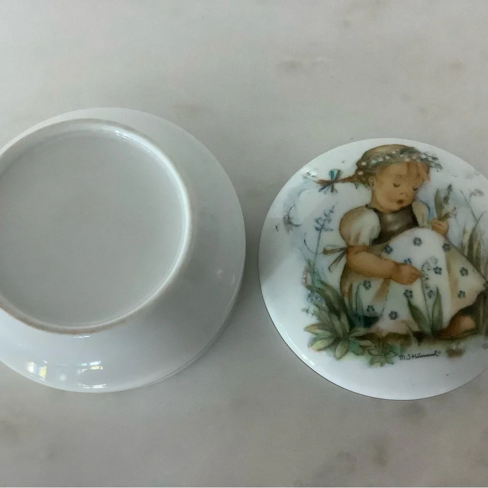 MJ Hummel Maiglockchen “Lily of the Valley” Porcelain Trinket Box Germany